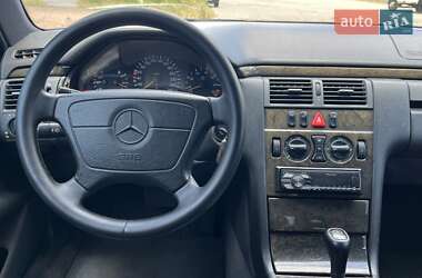 Седан Mercedes-Benz E-Class 1997 в 