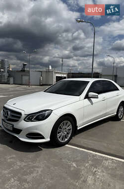 Седан Mercedes-Benz E-Class 2013 в Івано-Франківську