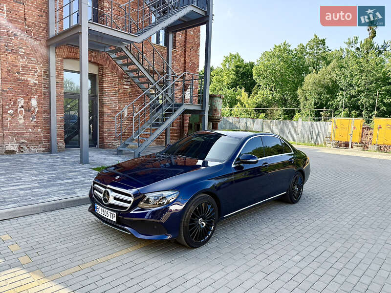 Седан Mercedes-Benz E-Class 2018 в Львове