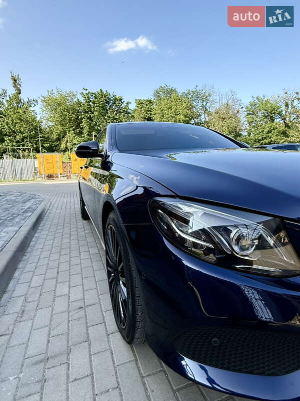 Седан Mercedes-Benz E-Class 2018 в Львове