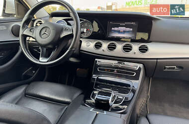 Седан Mercedes-Benz E-Class 2016 в 