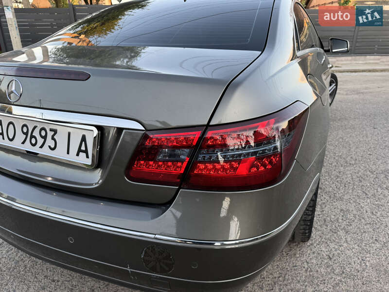 Купе Mercedes-Benz E-Class 2011 в Тересві