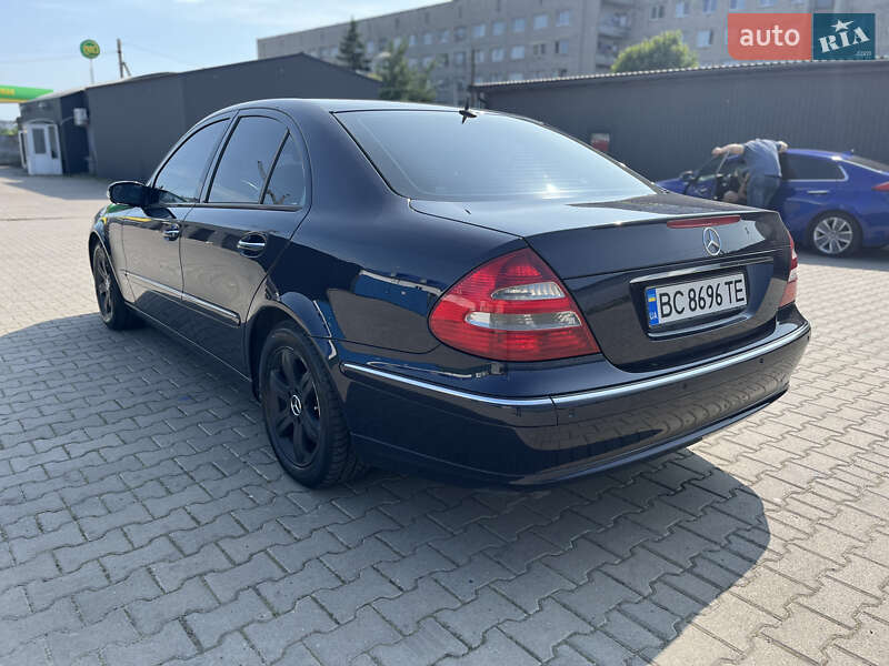 Седан Mercedes-Benz E-Class 2004 в Сокале