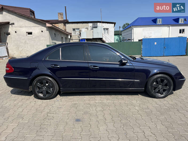 Седан Mercedes-Benz E-Class 2004 в Сокале