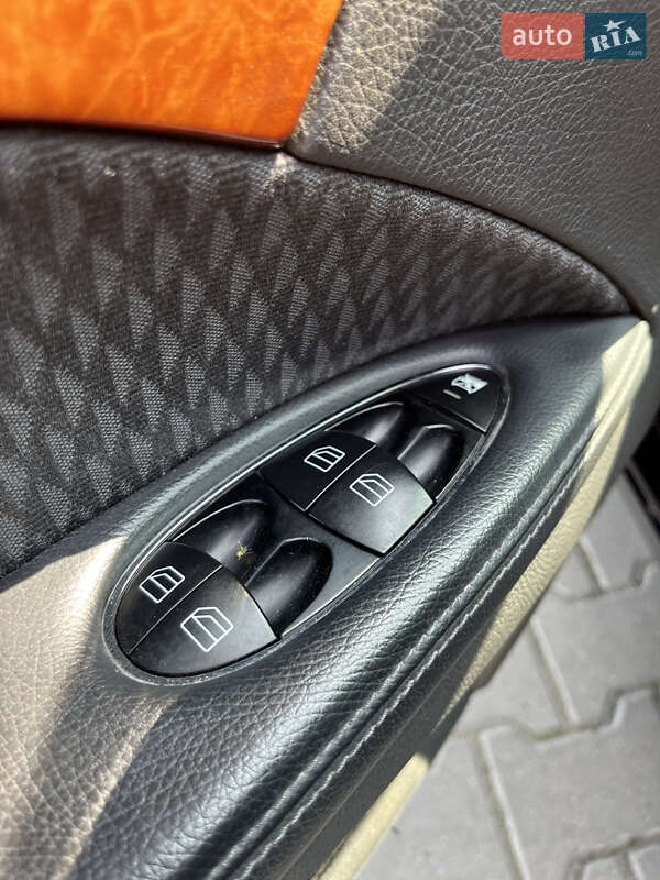 Седан Mercedes-Benz E-Class 2004 в Сокале