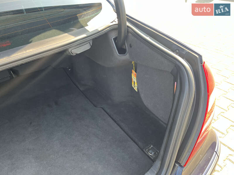 Седан Mercedes-Benz E-Class 2004 в Сокале