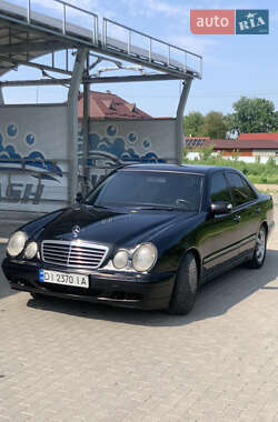 Седан Mercedes-Benz E-Class 2000 в 