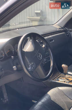 Седан Mercedes-Benz E-Class 2000 в 