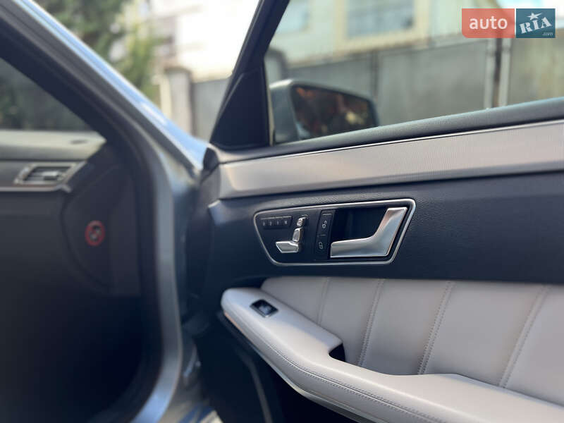 Седан Mercedes-Benz E-Class 2015 в Сваляве