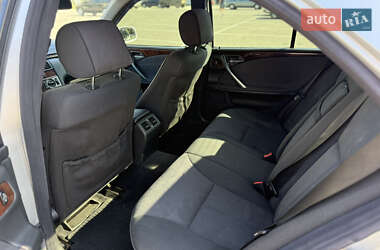 Седан Mercedes-Benz E-Class 2001 в 