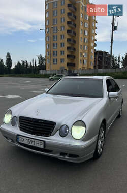 Седан Mercedes-Benz E-Class 2000 в 