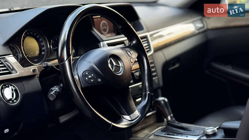 Седан Mercedes-Benz E-Class 2009 в Ивано-Франковске