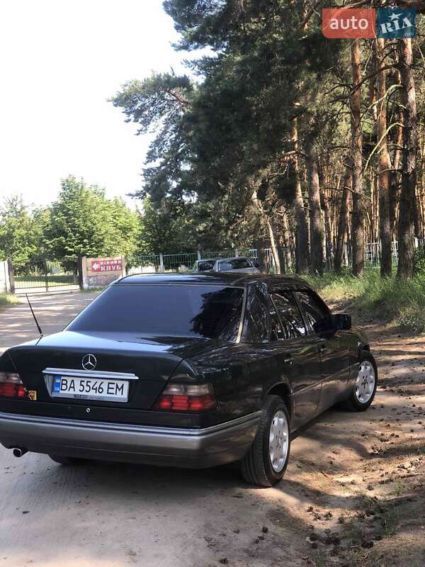 Седан Mercedes-Benz E-Class 1995 в Кропивницькому