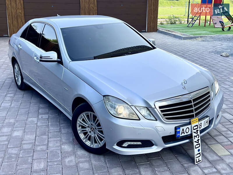 Mercedes-Benz E-Class 2010