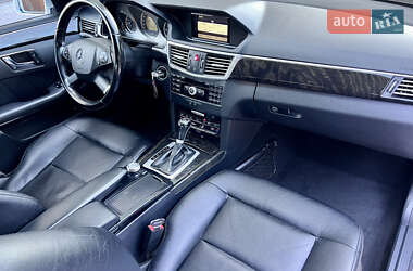 Седан Mercedes-Benz E-Class 2010 в 