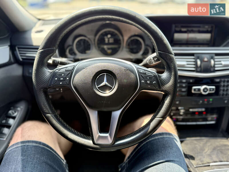 Седан Mercedes-Benz E-Class 2012 в Киеве