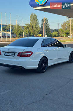 Седан Mercedes-Benz E-Class 2012 в 