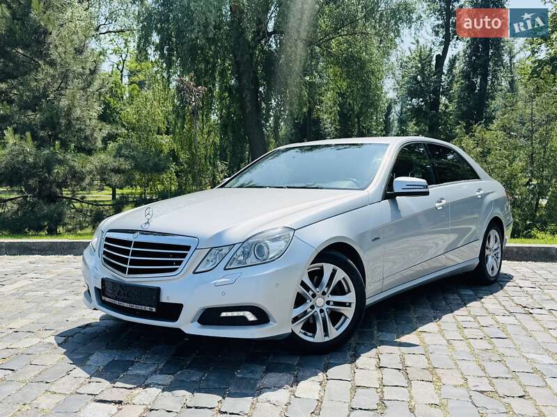 Mercedes-Benz E-Class 2011
