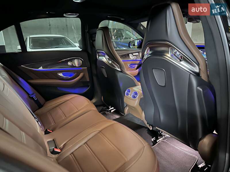 Седан Mercedes-Benz E-Class 2021 в Днепре