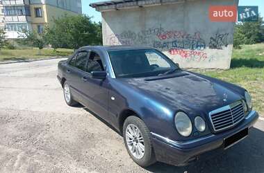 Седан Mercedes-Benz E-Class 1996 в 