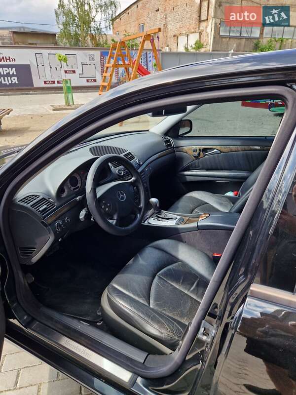 Седан Mercedes-Benz E-Class 2002 в Івано-Франківську