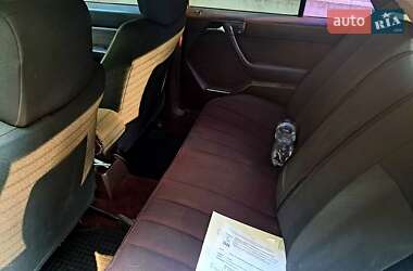 Седан Mercedes-Benz E-Class 1989 в 