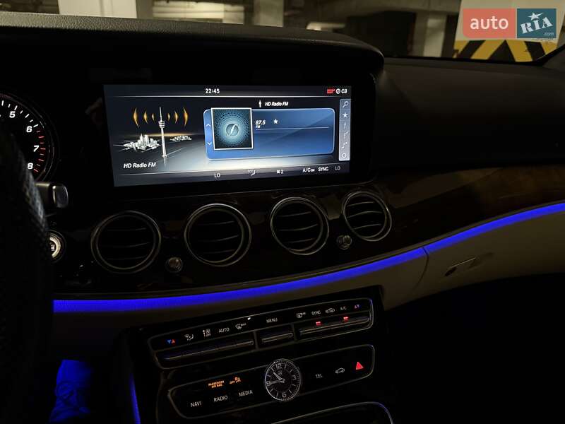 Седан Mercedes-Benz E-Class 2016 в Киеве