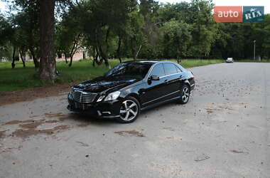 Седан Mercedes-Benz E-Class 2010 в 