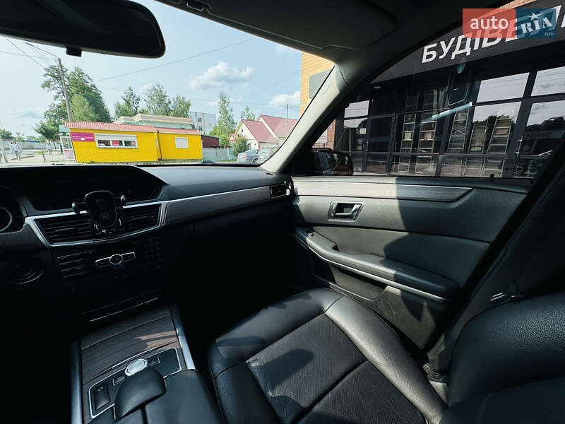 Седан Mercedes-Benz E-Class 2013 в Костополе