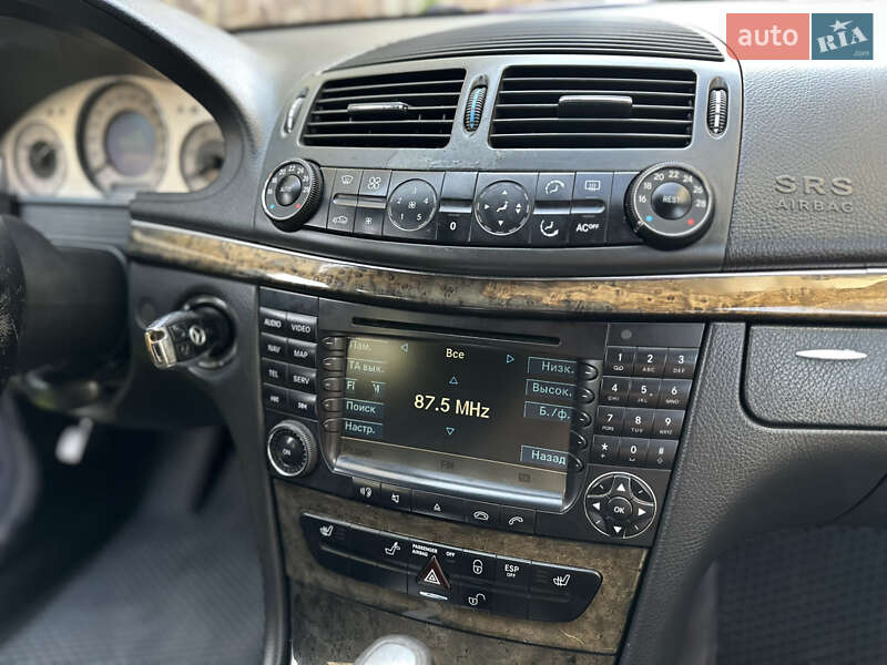 Седан Mercedes-Benz E-Class 2003 в Сваляве