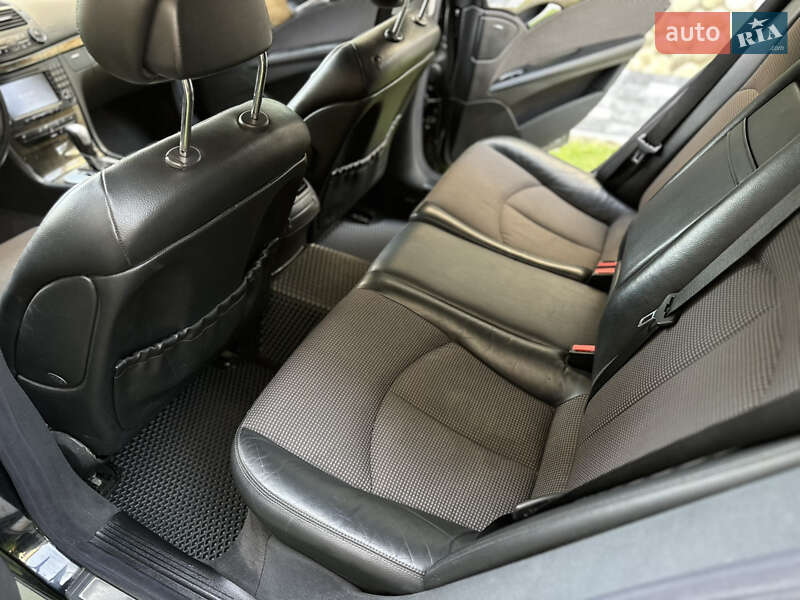 Седан Mercedes-Benz E-Class 2003 в Сваляве