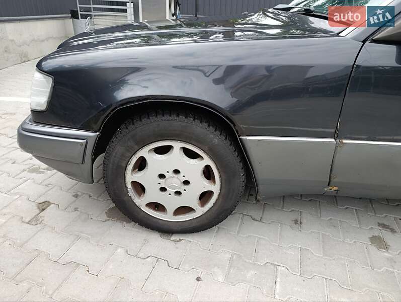 Седан Mercedes-Benz E-Class 1993 в Луцке