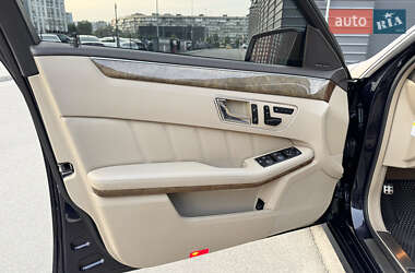 Седан Mercedes-Benz E-Class 2011 в 
