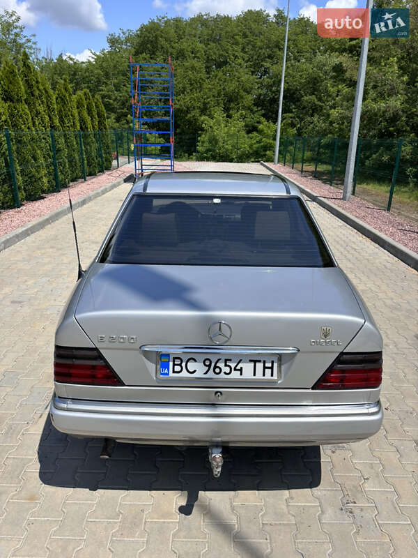 Седан Mercedes-Benz E-Class 1994 в Кременчуге