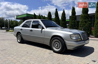 Седан Mercedes-Benz E-Class 1994 в 