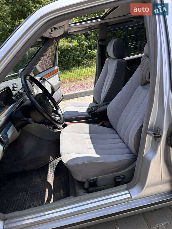 Седан Mercedes-Benz E-Class 1994 в Кременчуге