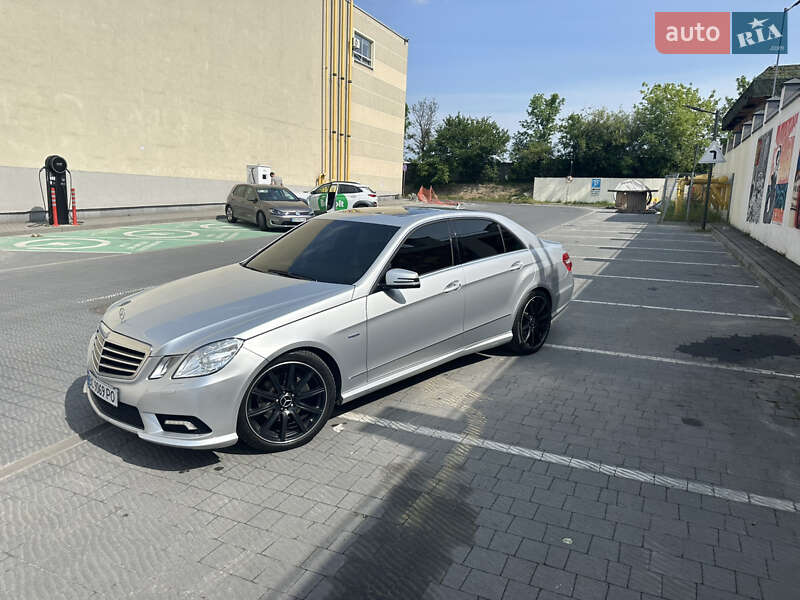 Mercedes-Benz E-Class 2011
