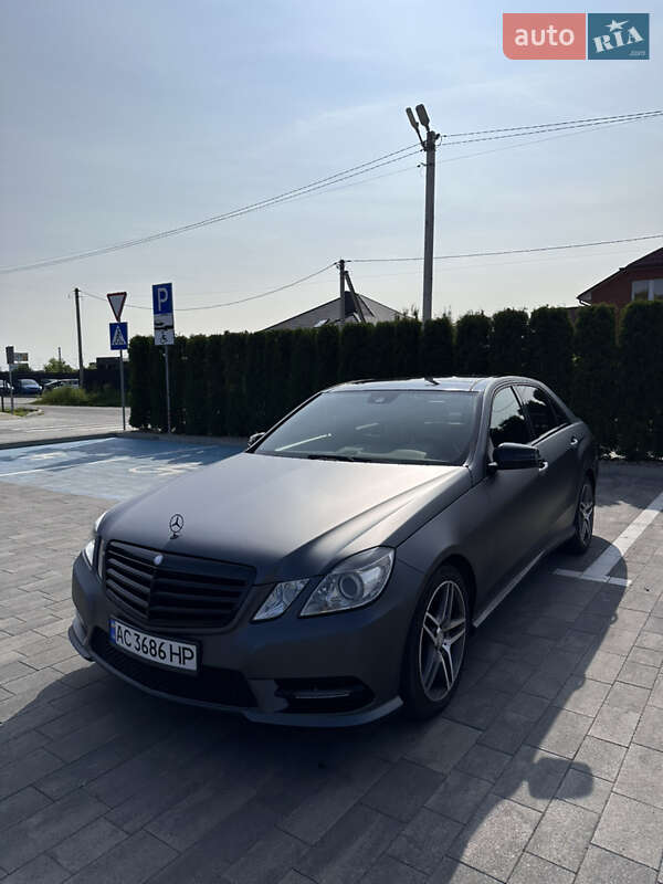 Mercedes-Benz E-Class 2011