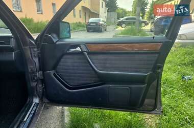 Седан Mercedes-Benz E-Class 1992 в 
