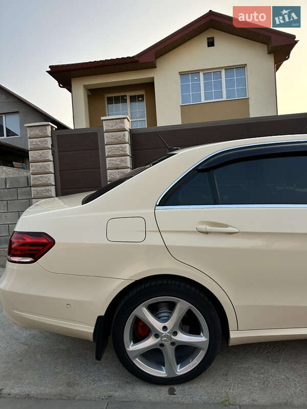 Седан Mercedes-Benz E-Class 2015 в Одесі