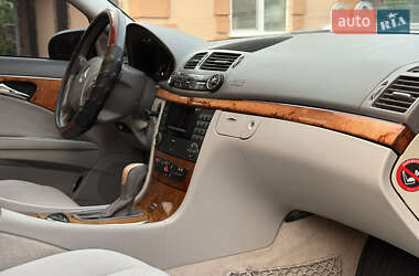 Седан Mercedes-Benz E-Class 2003 в 