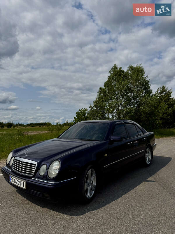 Седан Mercedes-Benz E-Class 1998 в Жовкві