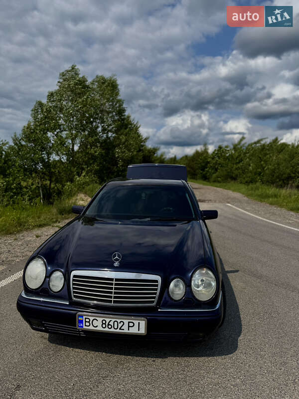 Седан Mercedes-Benz E-Class 1998 в Жовкві