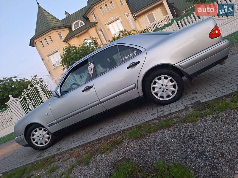 Mercedes-Benz E-Class 2000