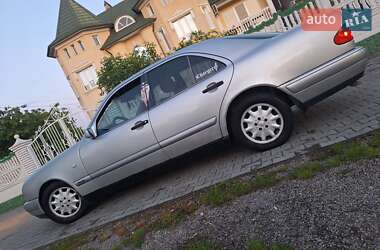 Седан Mercedes-Benz E-Class 2000 в 