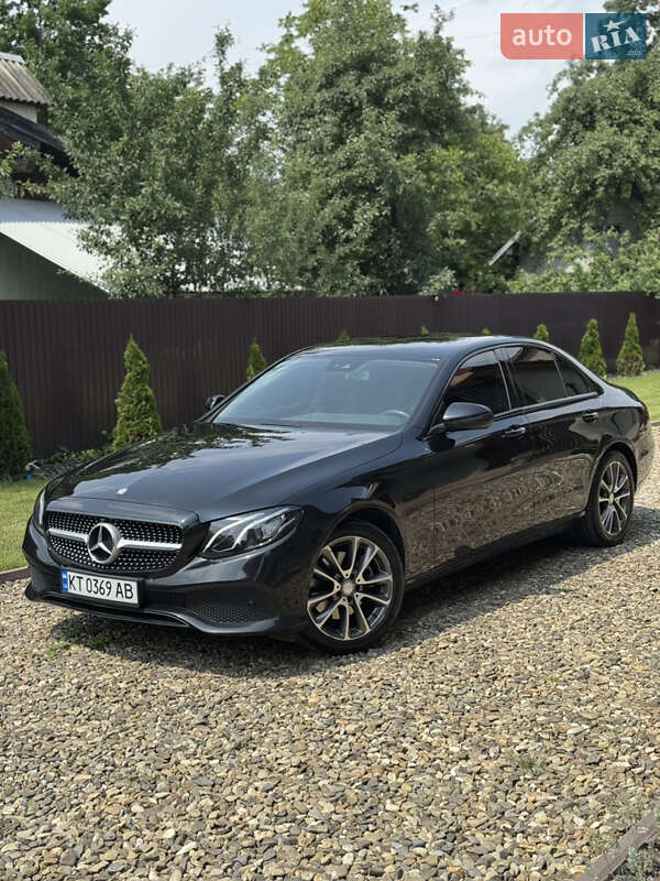 Седан Mercedes-Benz E-Class 2016 в 