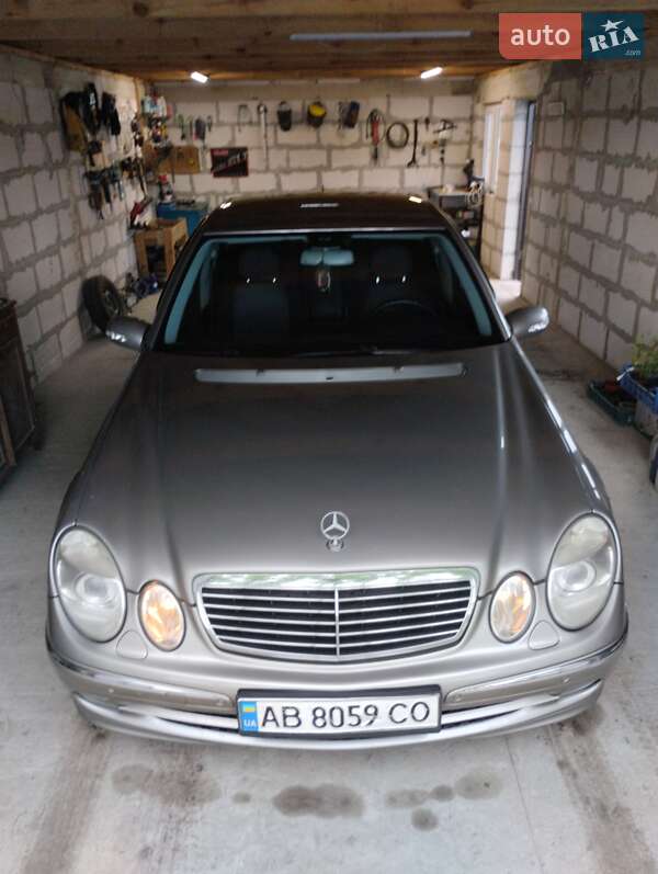 Седан Mercedes-Benz E-Class 2005 в Калиновке