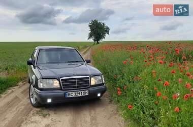 Седан Mercedes-Benz E-Class 1995 в Звягелі
