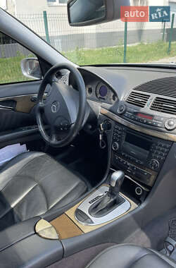 Седан Mercedes-Benz E-Class 2002 в 