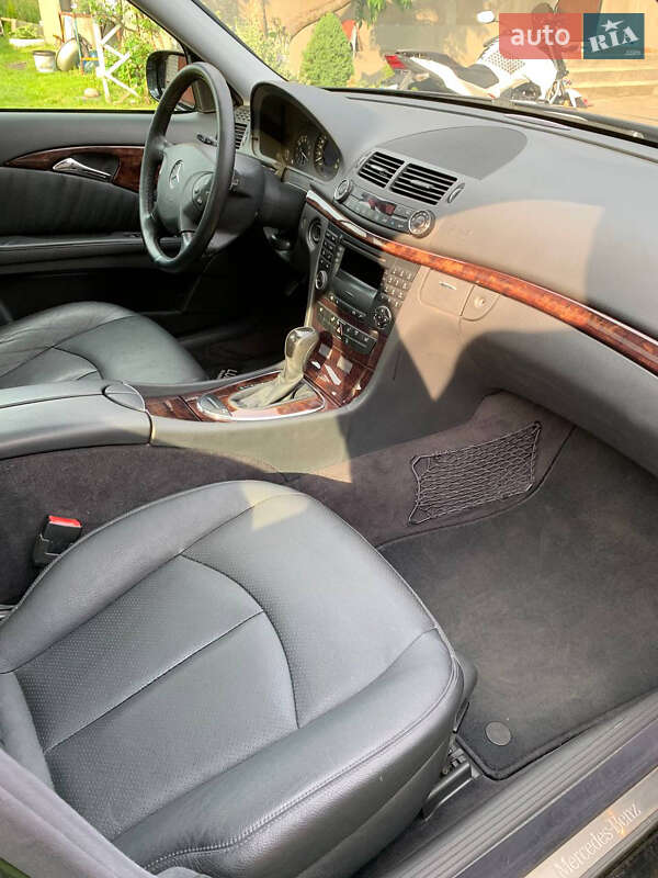 Седан Mercedes-Benz E-Class 2004 в Луцке
